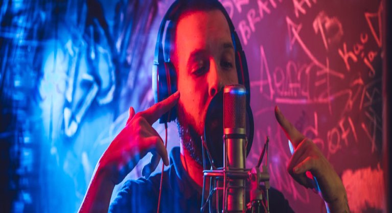 Taylor Swift announces Midnights deluxe edition featuring Ice Spice